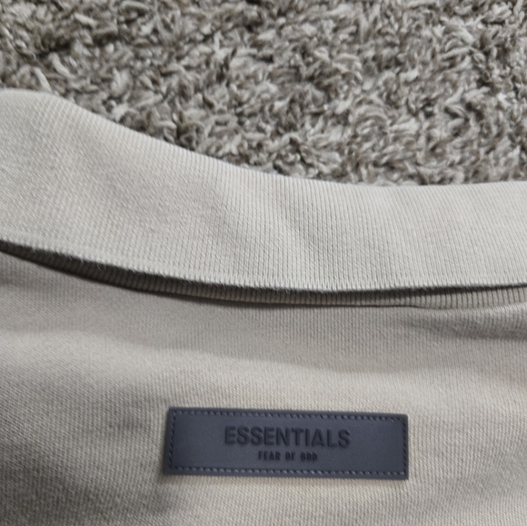 Essentials Fall Limited Addition Heather Grey Polo Sweatshirt Size Medium - Picture 7 of 7